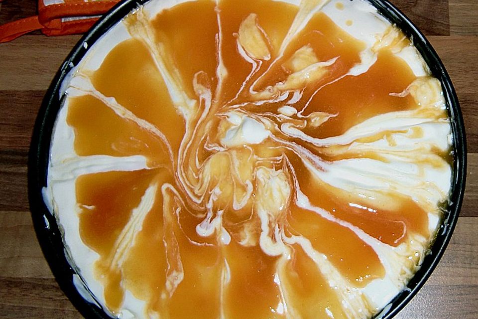 Marmorierte Mango - Joghurt - Torte