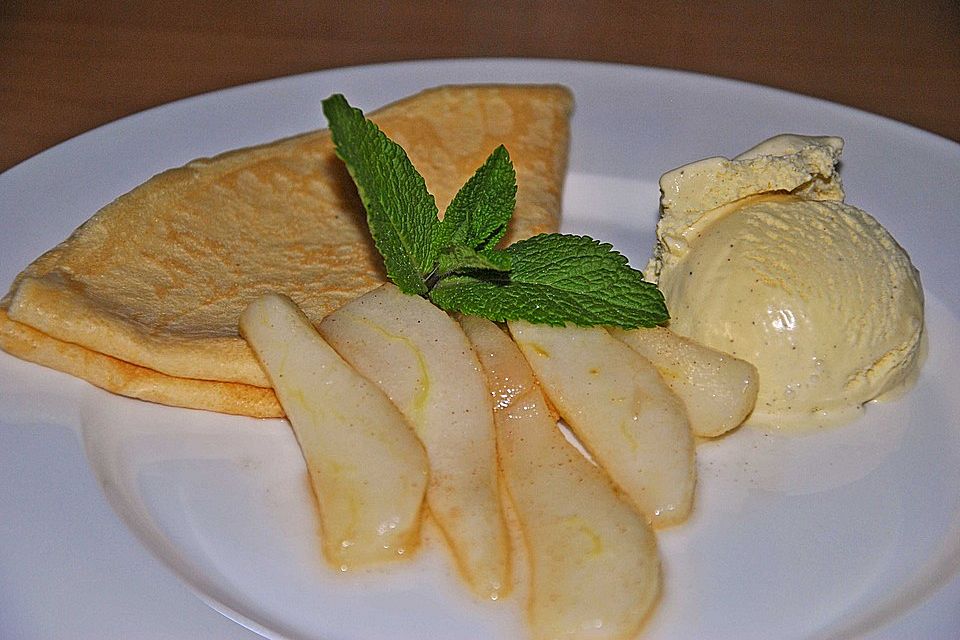 Crêpes mit heißen Birnen