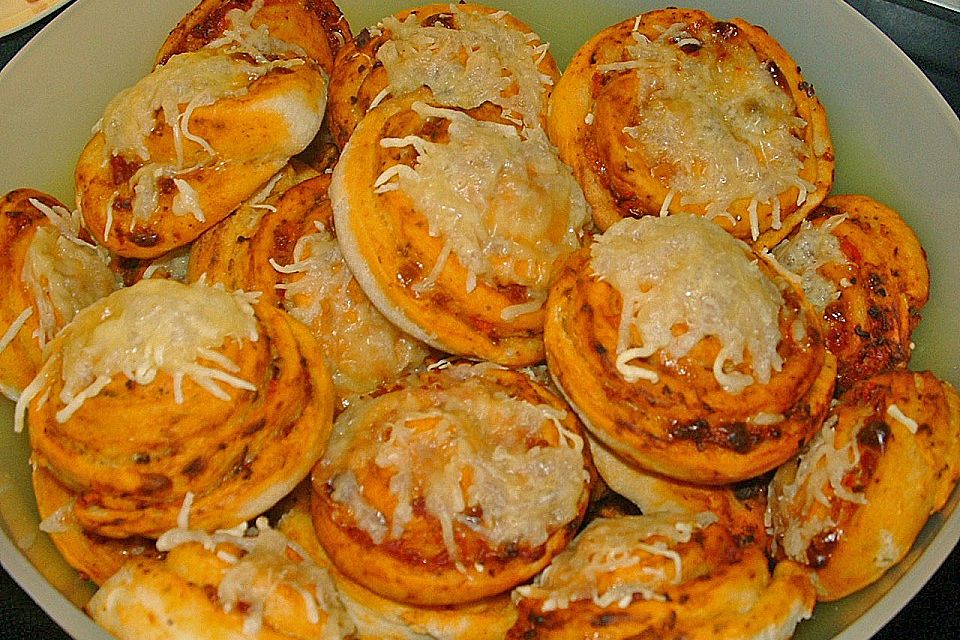 Mini-Pizzaschnecken