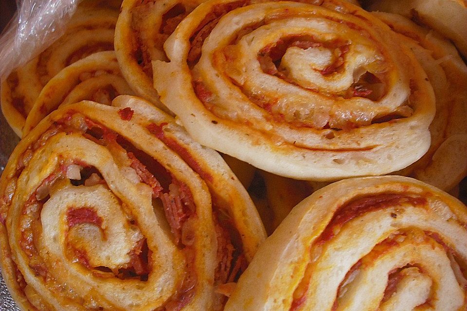 Mini-Pizzaschnecken