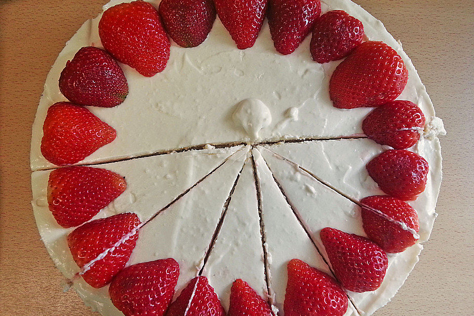 Fruchtige Quarktorte mit Erdbeeren