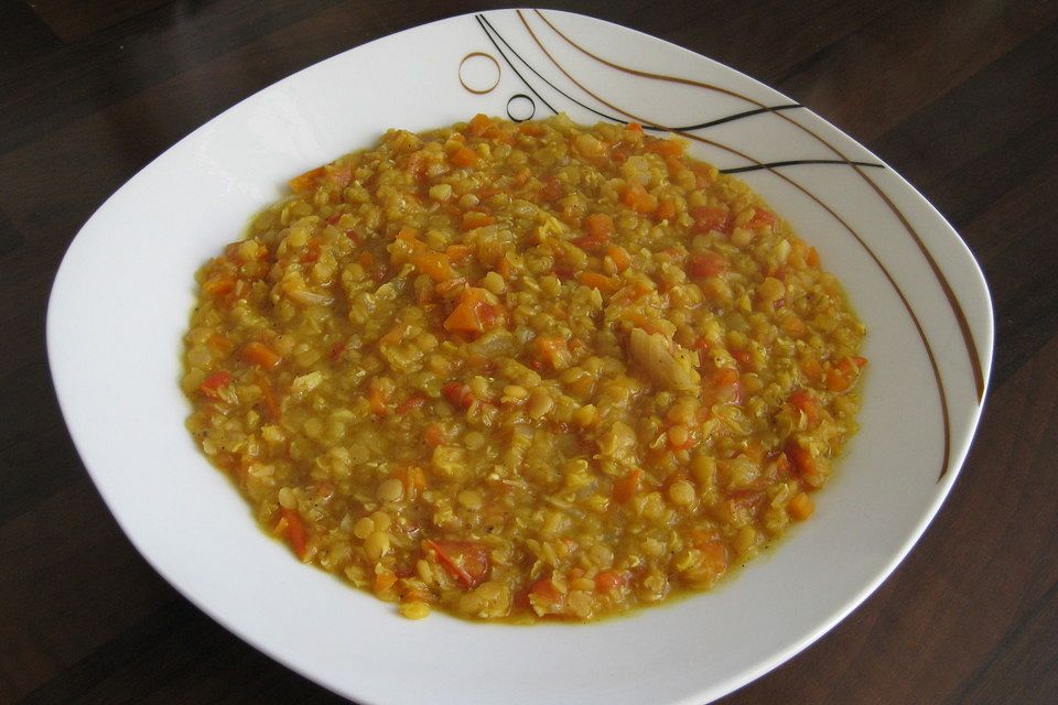 Linsensuppe mit Tomaten