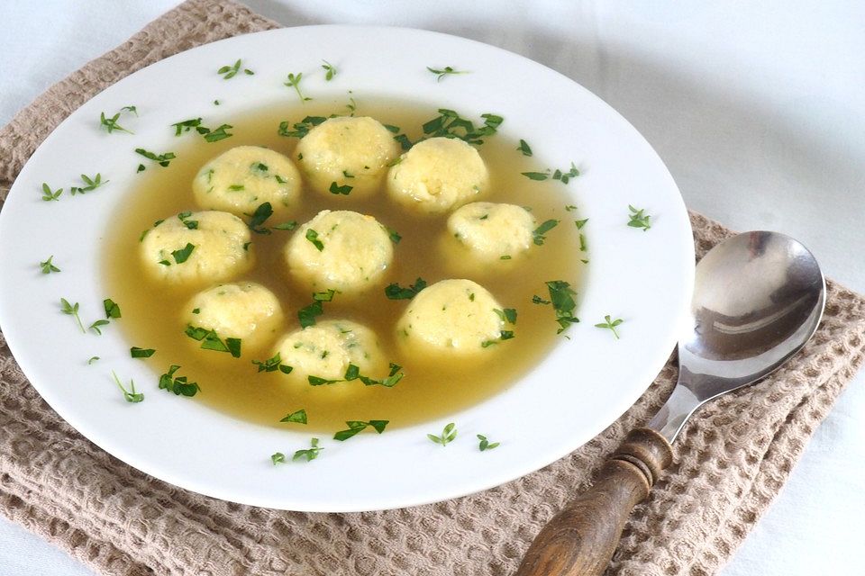 Grießklößchensuppe