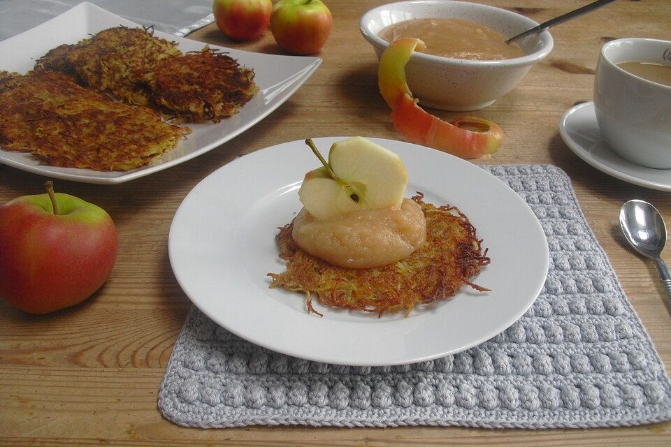 Hessische Reibekuchen mit Apfelmus