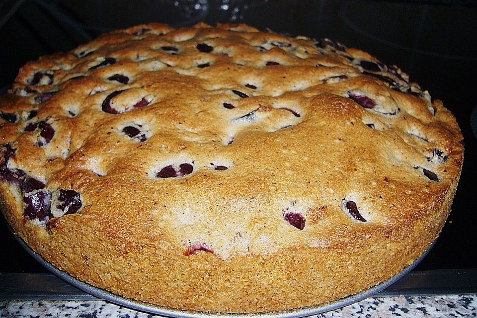 Kirschkuchen mit Nussdecke