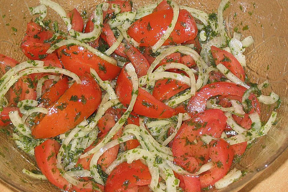 Tomaten - Zwiebel - Salat