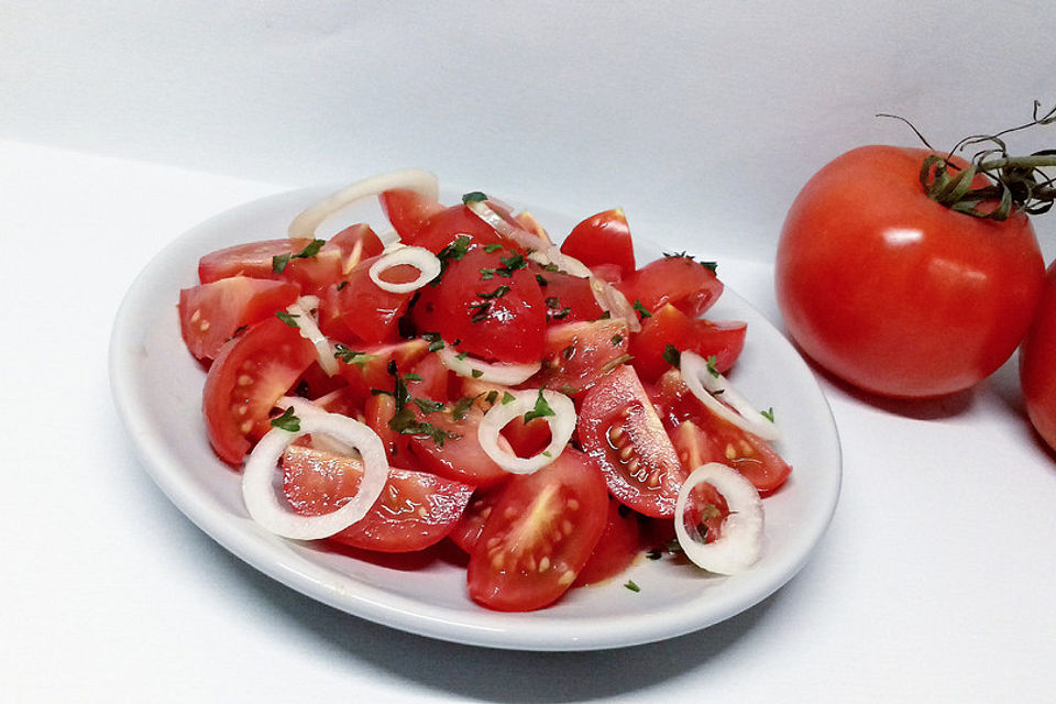 Tomaten - Zwiebel - Salat