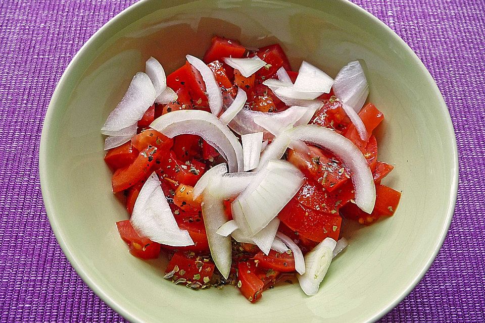 Tomaten - Zwiebel - Salat