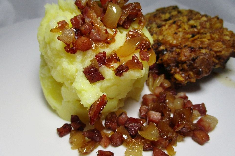 Kartoffelpürree mit Speck & Zwiebeln