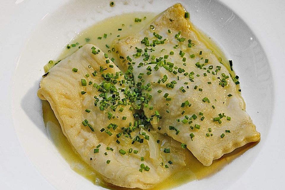 Maultaschen im Zitronengrassud