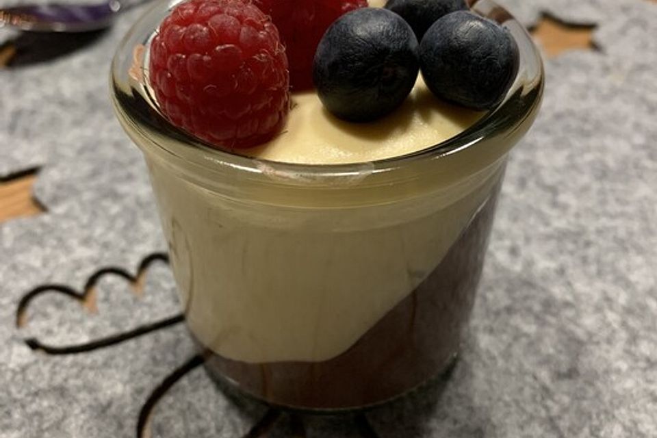 Weiße Mousse au chocolat