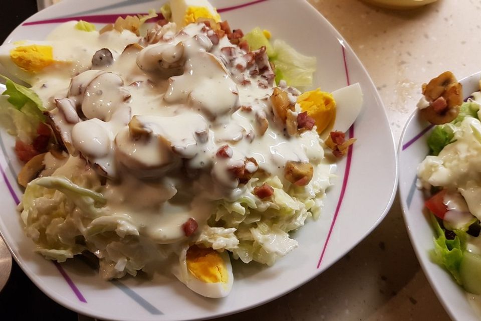 Salat mit gebratenen Champignons