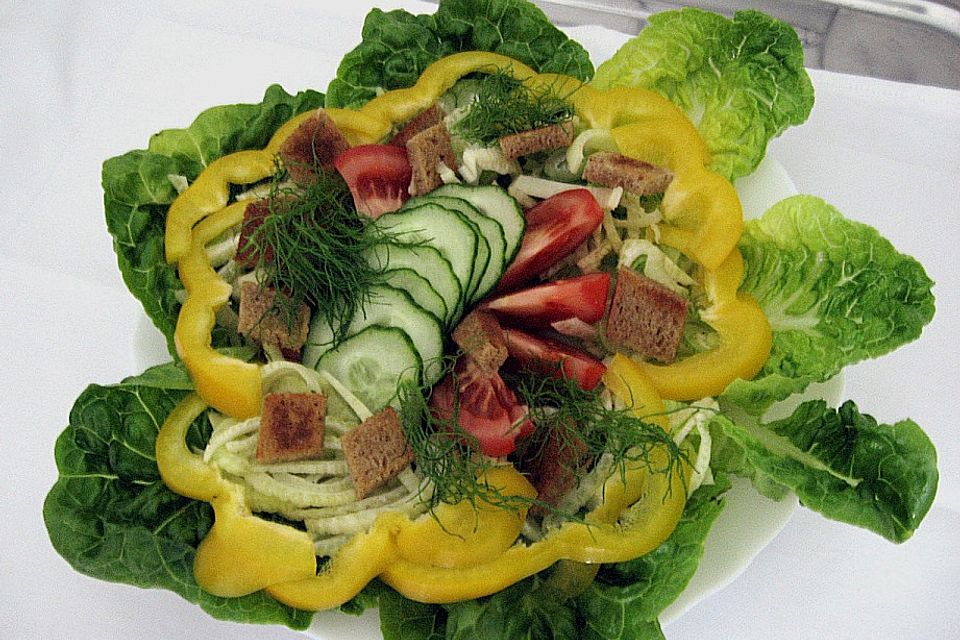 Brotsalat mit Fenchel