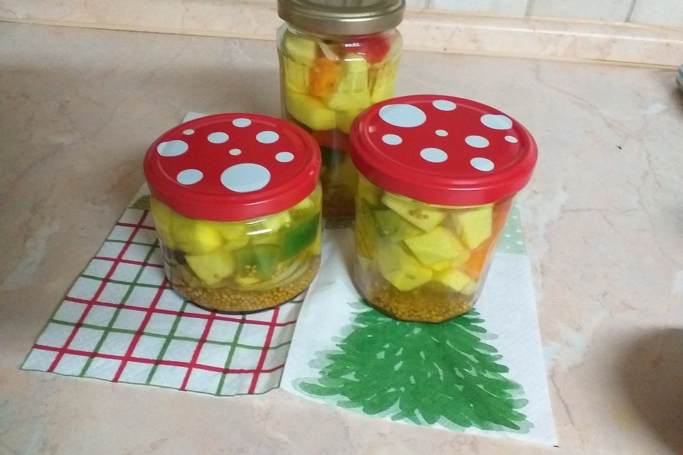 Süß - sauer eingelegte Zucchini