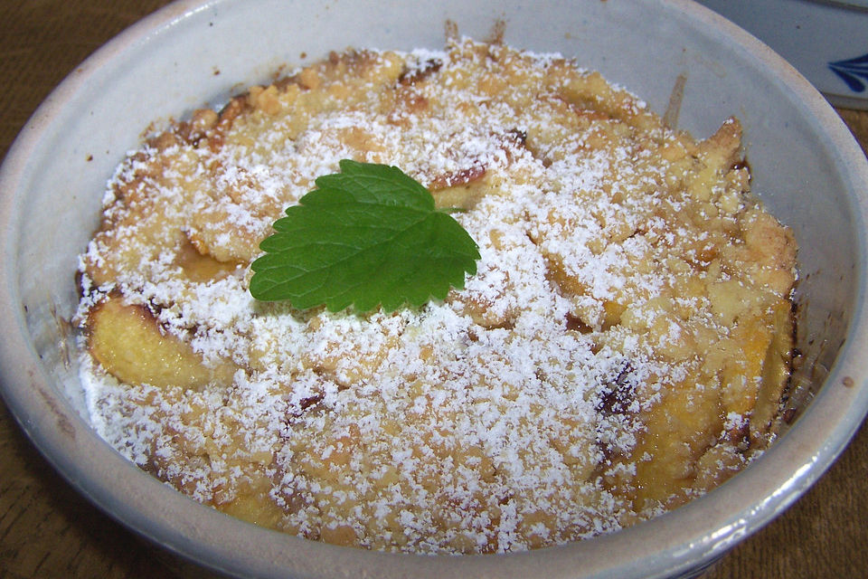 Johannisbeer-Pfirsich-Crumble