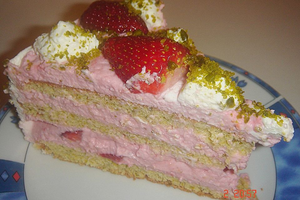 Erdbeer - Pistazien - Torte