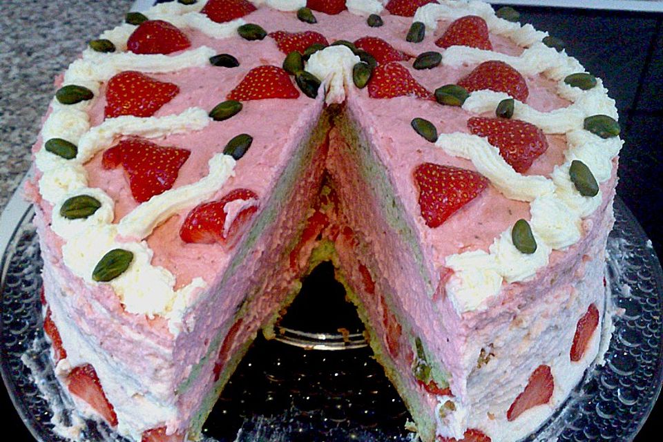 Erdbeer - Pistazien - Torte