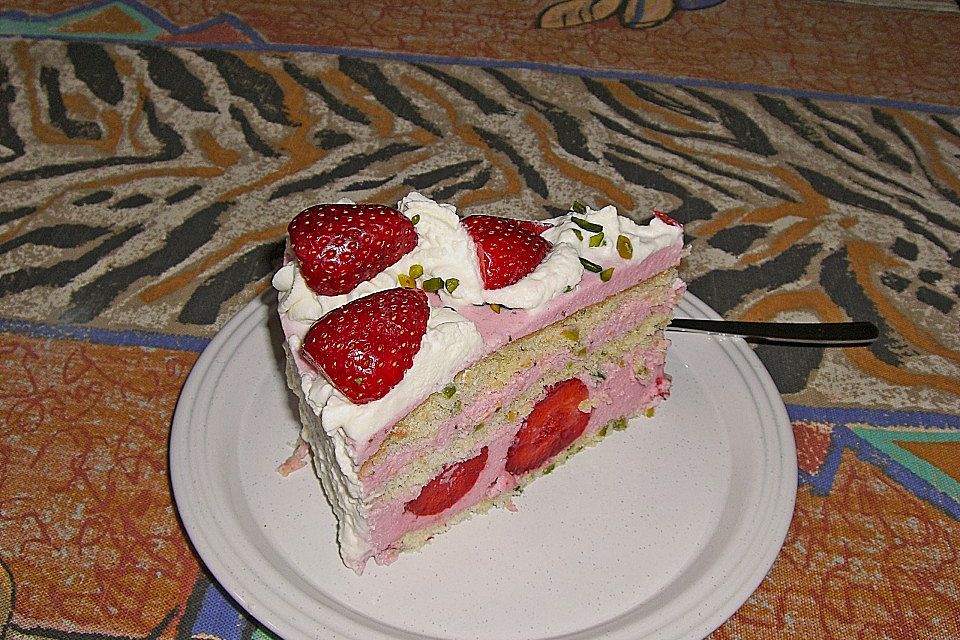 Erdbeer - Pistazien - Torte