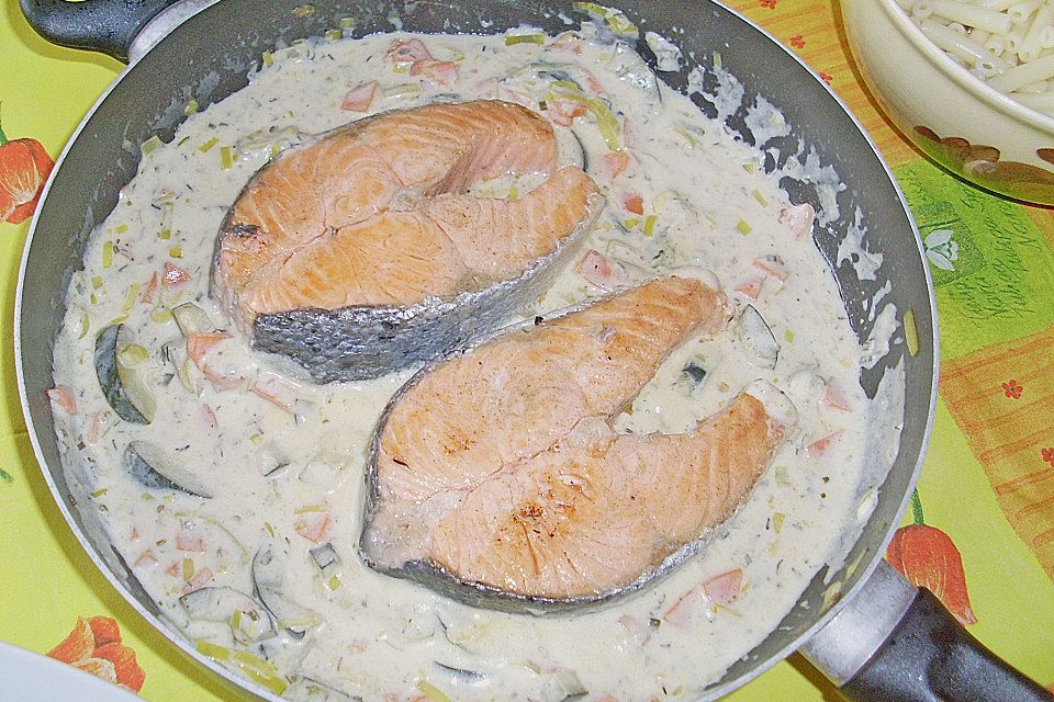 Lachs an Lauch