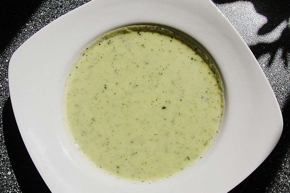 Zucchinisuppe - grüne Hexensuppe