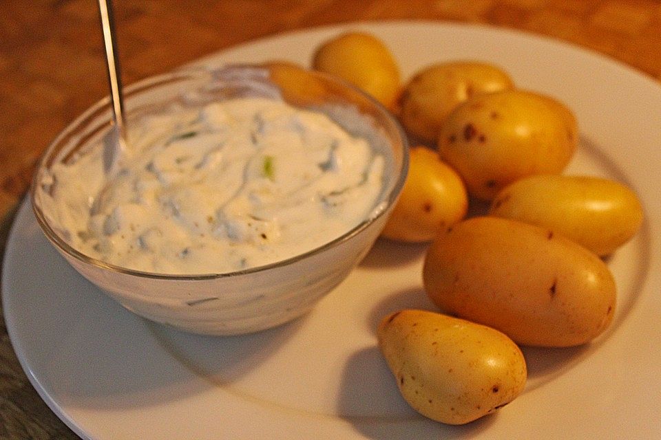 Pellkartoffeln mit Frühlingsquark