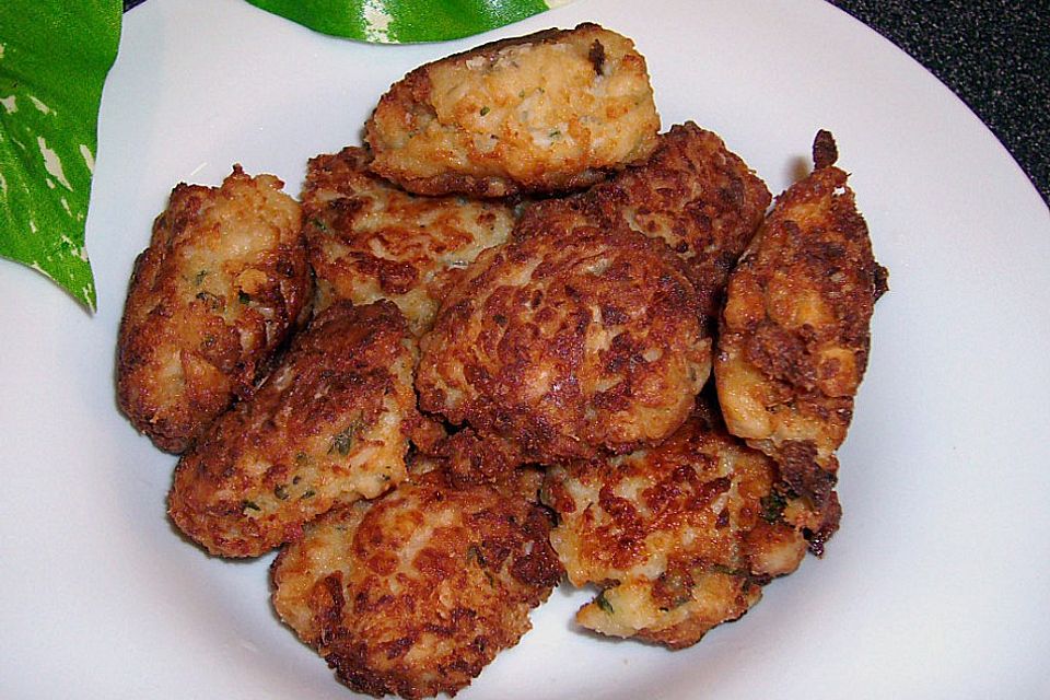 Frittierte Fischbällchen