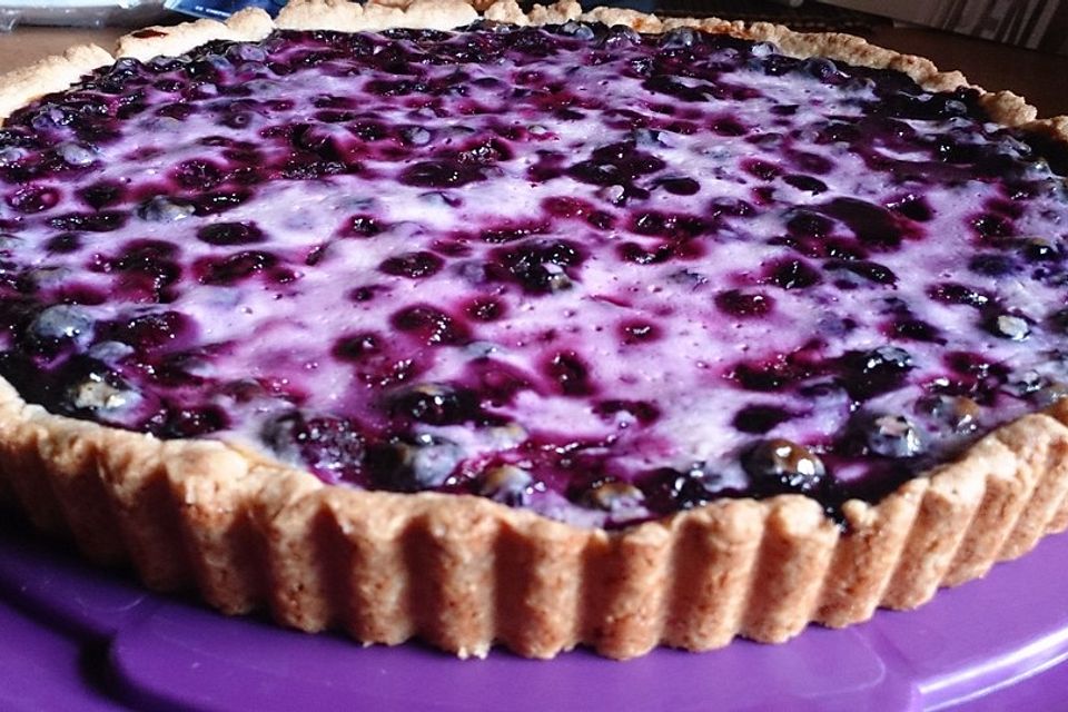 Finnischer Blaubeerkuchen mit Kermaviili