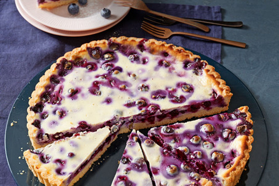 Finnischer Blaubeerkuchen mit Kermaviili