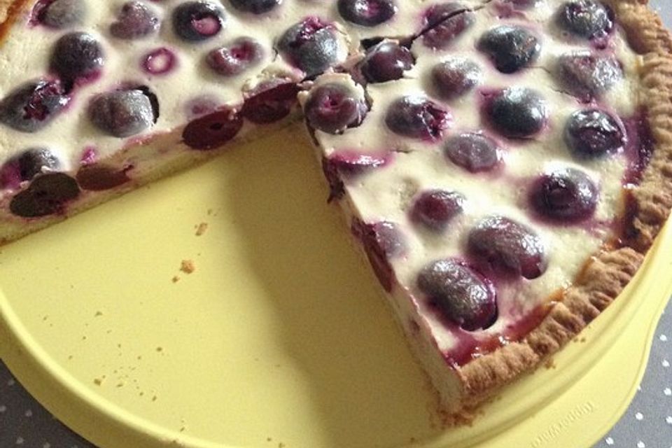 Finnischer Blaubeerkuchen mit Kermaviili