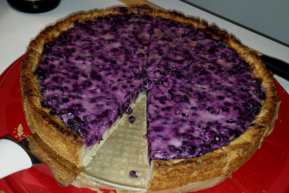 Finnischer Blaubeerkuchen mit Kermaviili