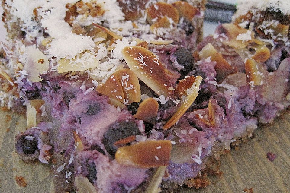 Finnischer Blaubeerkuchen mit Kermaviili