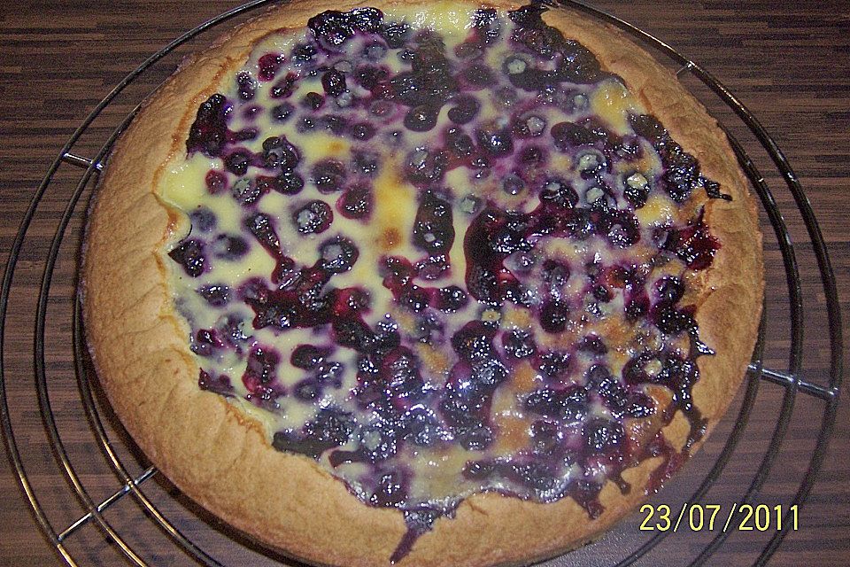 Finnischer Blaubeerkuchen mit Kermaviili