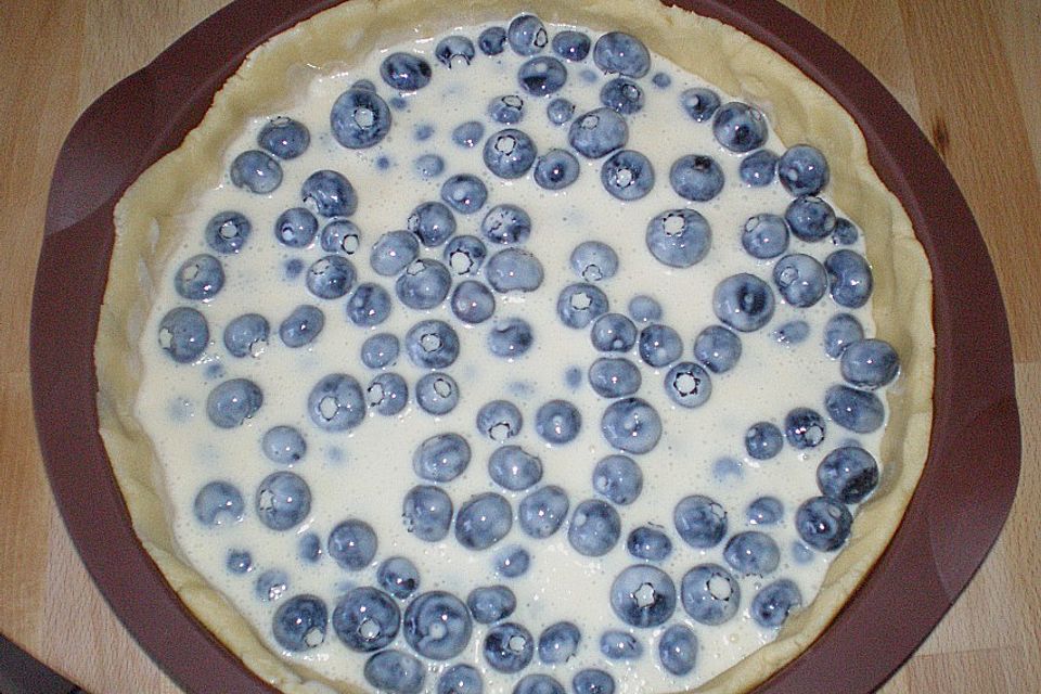 Finnischer Blaubeerkuchen mit Kermaviili