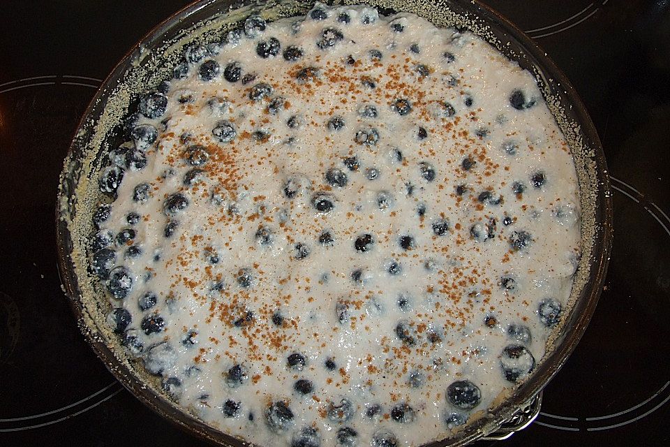 Finnischer Blaubeerkuchen mit Kermaviili