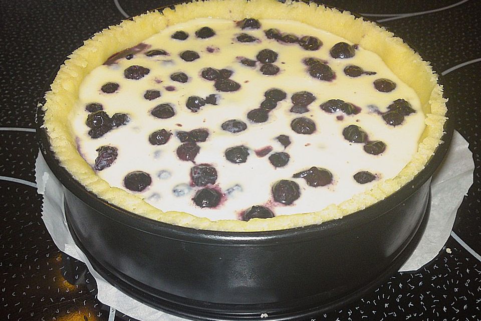 Finnischer Blaubeerkuchen mit Kermaviili