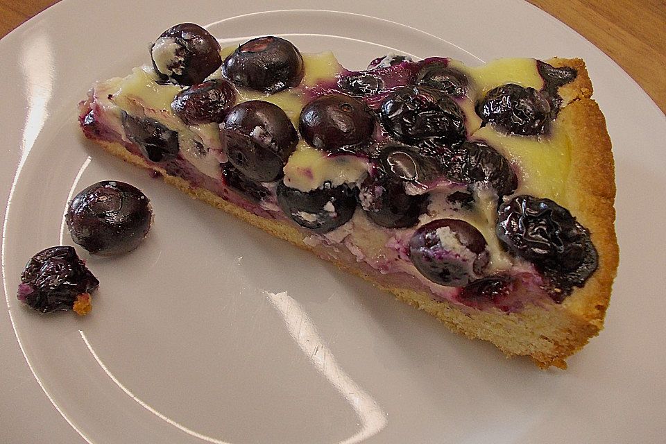 Finnischer Blaubeerkuchen mit Kermaviili