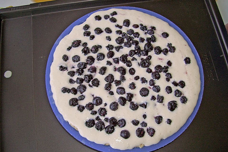 Finnischer Blaubeerkuchen mit Kermaviili