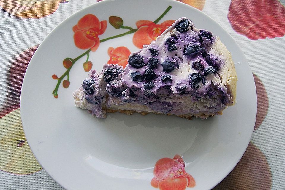 Finnischer Blaubeerkuchen mit Kermaviili