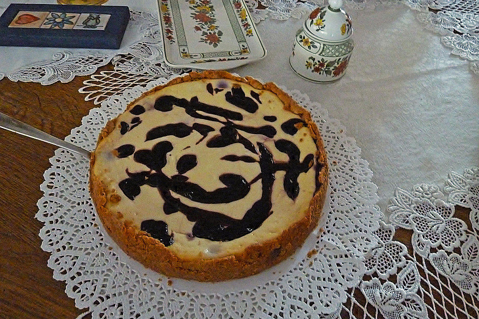 Finnischer Blaubeerkuchen mit Kermaviili