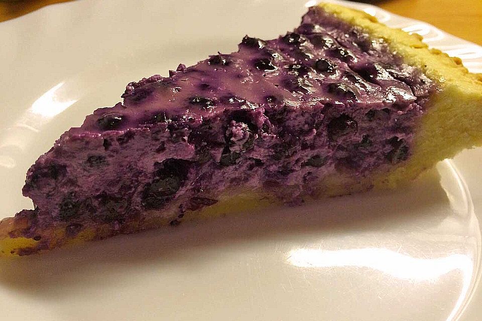 Finnischer Blaubeerkuchen mit Kermaviili