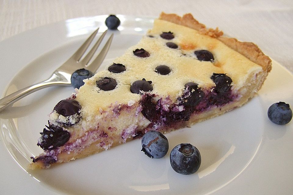 Finnischer Blaubeerkuchen mit Kermaviili