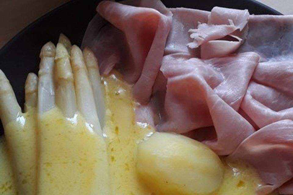 Spargel und neue Kartoffeln