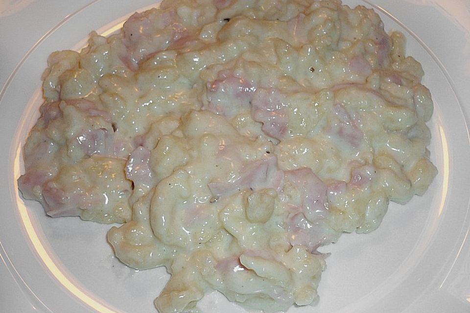 Sahnige Käsespätzle mit Schinken