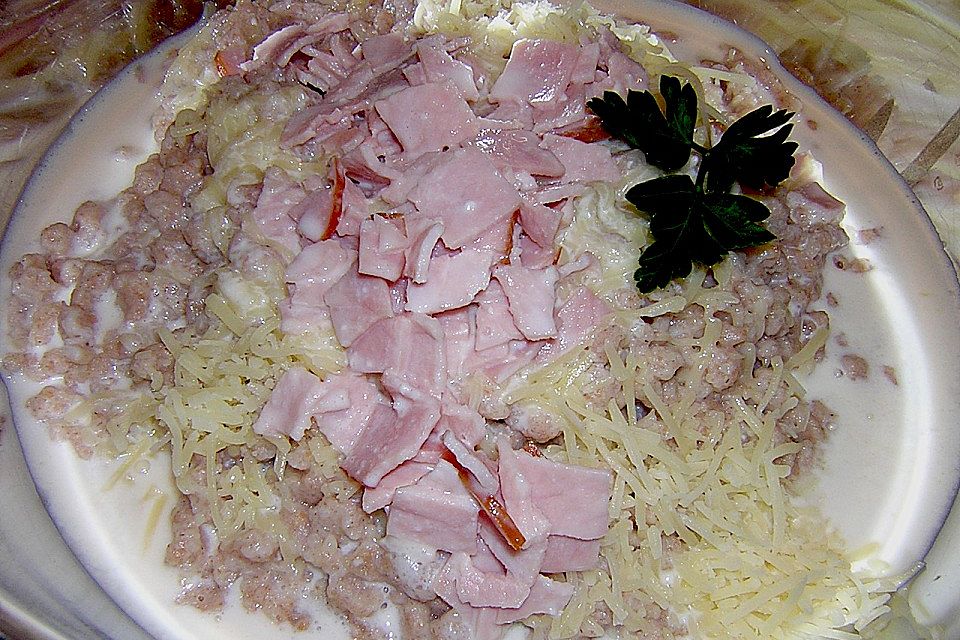 Sahnige Käsespätzle mit Schinken