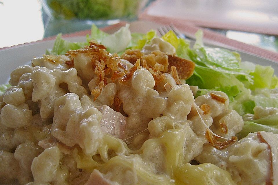 Sahnige Käsespätzle mit Schinken