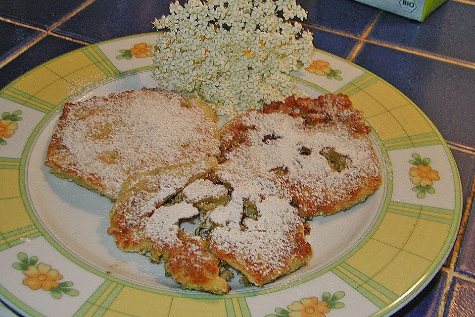 Holunderküchlein mit Rieslingschaum