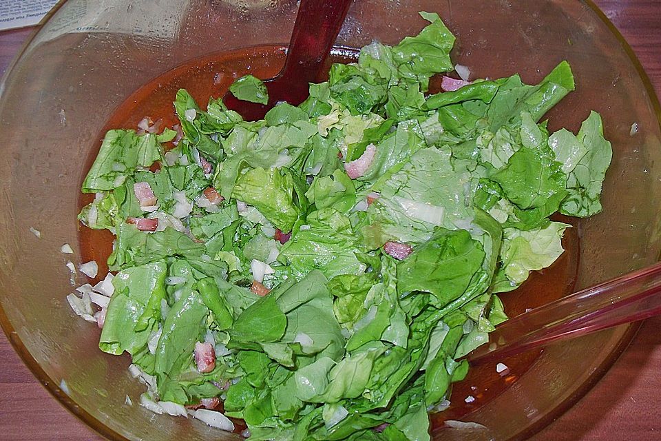 Süßer Kopfsalat mit Speck