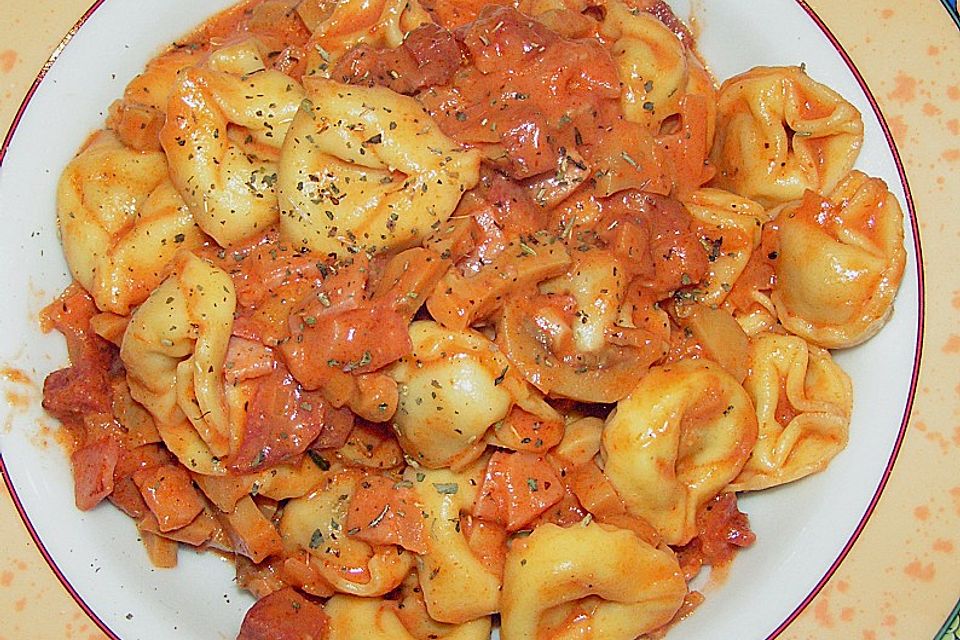 Tortellini mit Pizzasauce