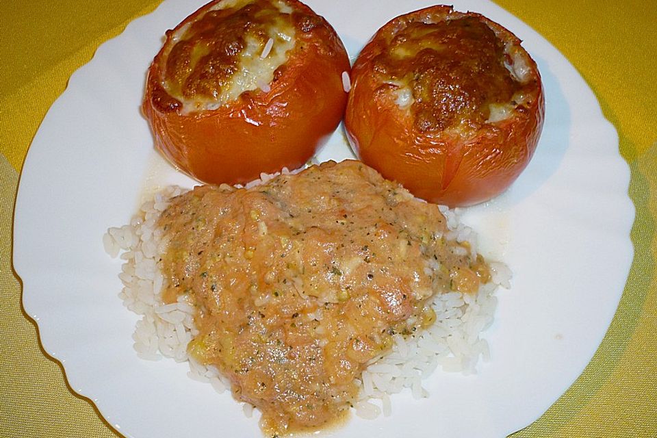 Gefüllte Tomaten mit Hackfleisch