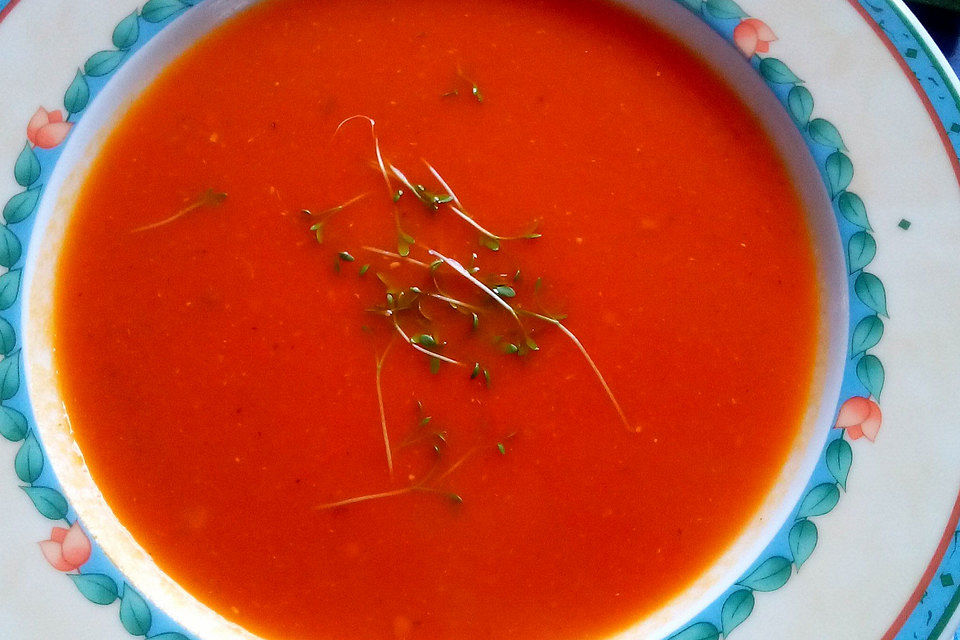 Tomatensuppe mit Orangensaft